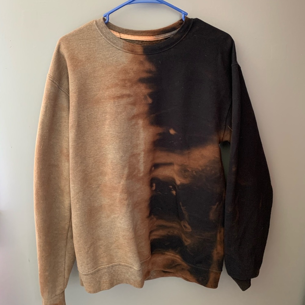 Bleach dyed crew neck